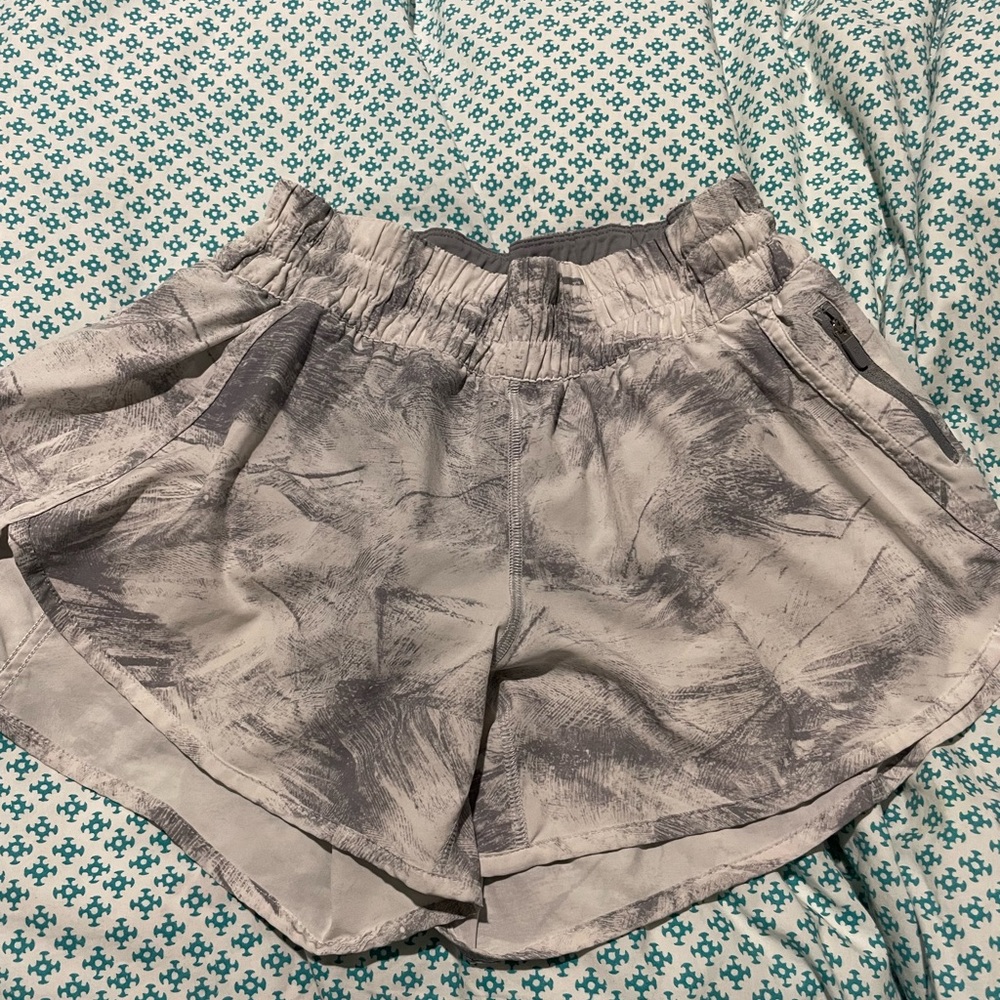 Lululemon hottie hot shorts